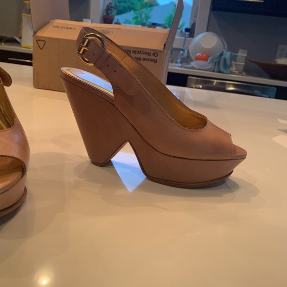 Michael Kors size 6 platform wedges - Picture 1 of 4